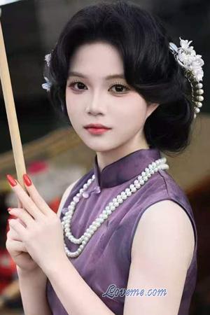 229043 - Weixue Age: 26 - China