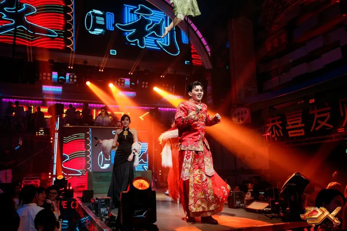District K stage show and nightlife entertainment