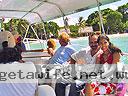 cartagena-women-boat-1104-14