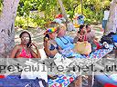 cartagena-women-boat-1104-19