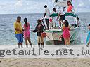 cartagena-women-boat-1104-46